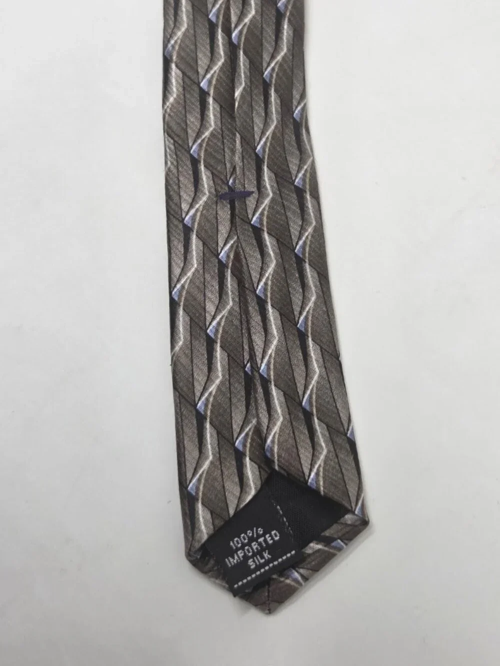 Gianfranco Ruffini Italy 100% Imported Silk Tie Gray Geometric Pattern 60 Inch